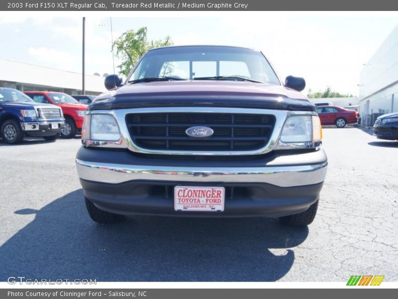 Toreador Red Metallic / Medium Graphite Grey 2003 Ford F150 XLT Regular Cab