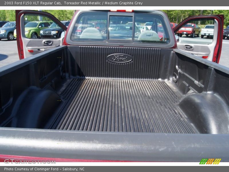 Toreador Red Metallic / Medium Graphite Grey 2003 Ford F150 XLT Regular Cab