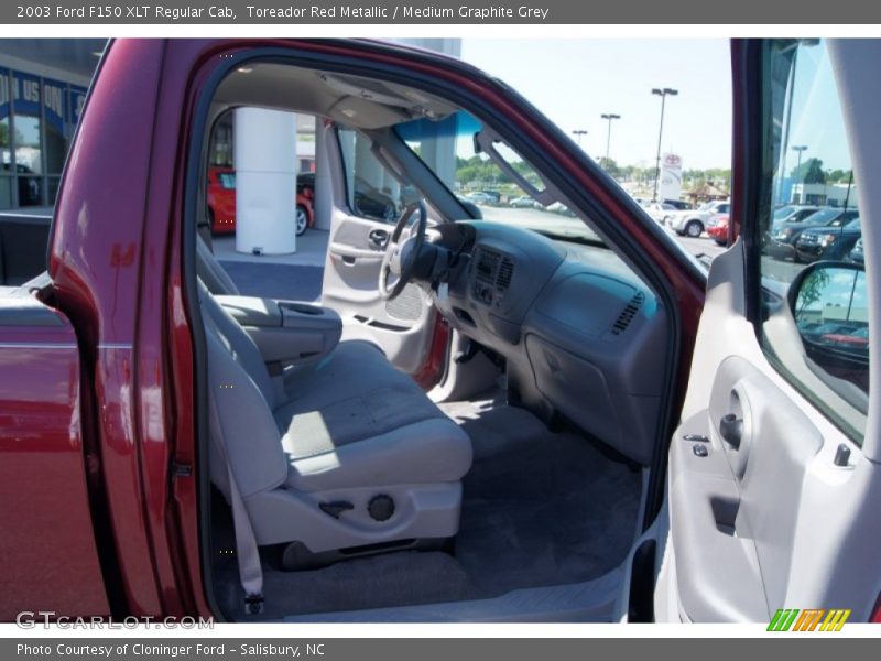 Toreador Red Metallic / Medium Graphite Grey 2003 Ford F150 XLT Regular Cab