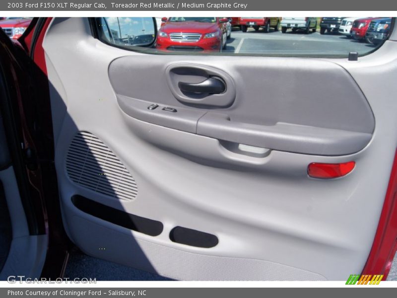 Toreador Red Metallic / Medium Graphite Grey 2003 Ford F150 XLT Regular Cab