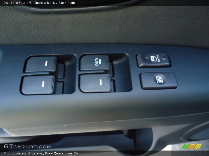 Shadow Black / Black Cloth 2011 Kia Soul 1.6