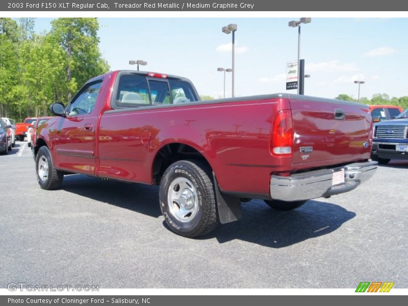 Toreador Red Metallic / Medium Graphite Grey 2003 Ford F150 XLT Regular Cab