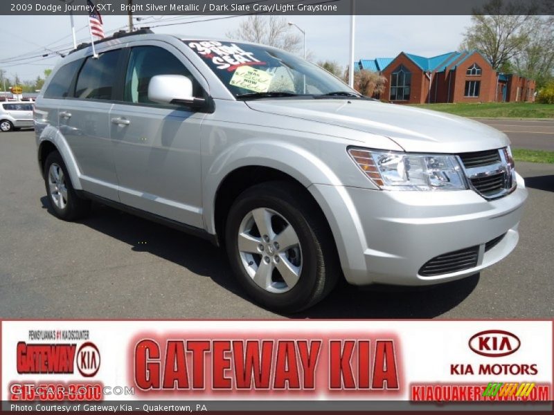 Bright Silver Metallic / Dark Slate Gray/Light Graystone 2009 Dodge Journey SXT