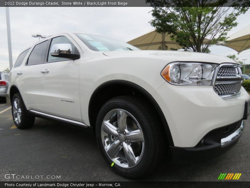 Front 3/4 View of 2012 Durango Citadel