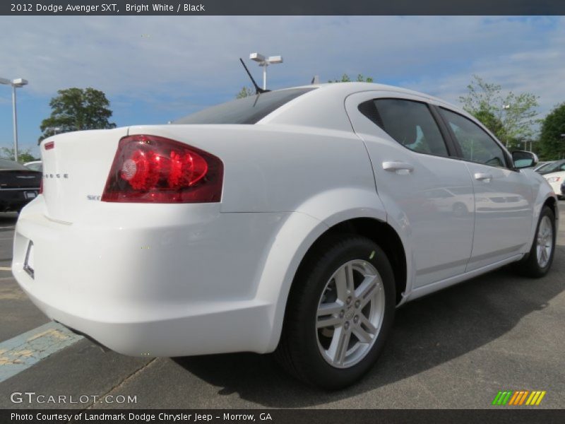 Bright White / Black 2012 Dodge Avenger SXT