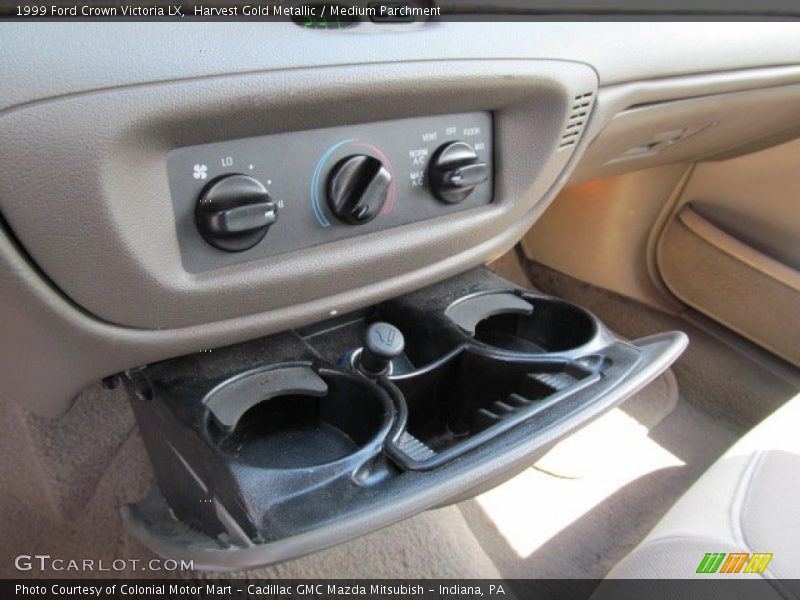 Harvest Gold Metallic / Medium Parchment 1999 Ford Crown Victoria LX