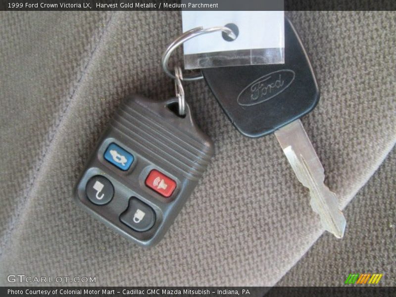 Harvest Gold Metallic / Medium Parchment 1999 Ford Crown Victoria LX