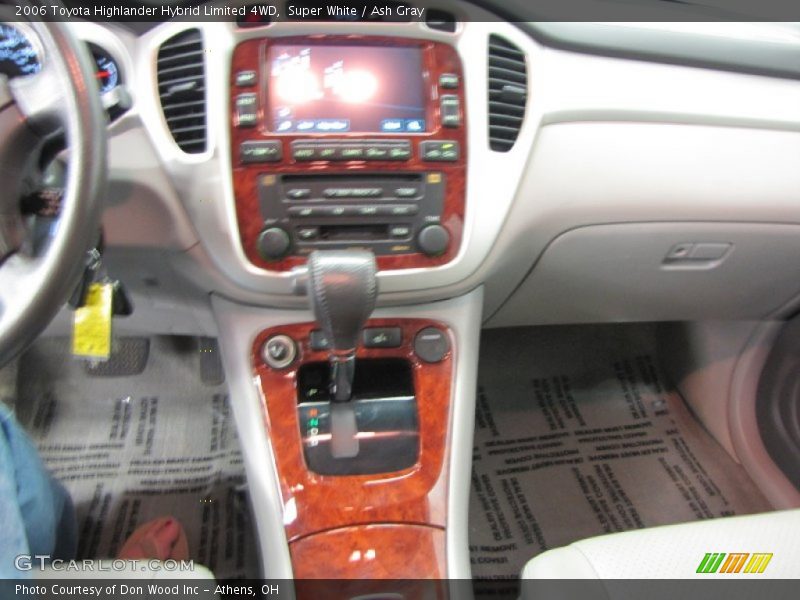 Super White / Ash Gray 2006 Toyota Highlander Hybrid Limited 4WD