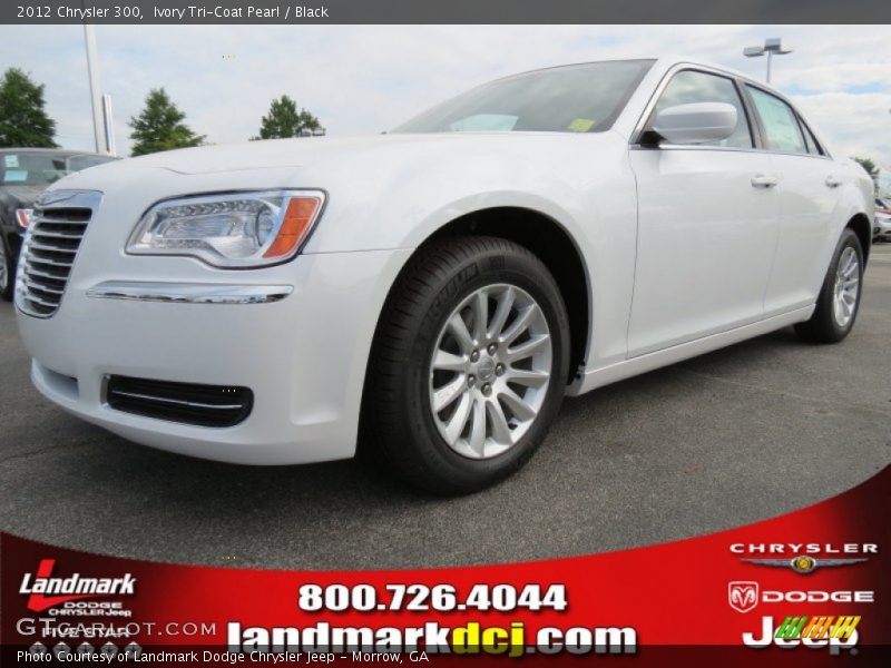 Ivory Tri-Coat Pearl / Black 2012 Chrysler 300