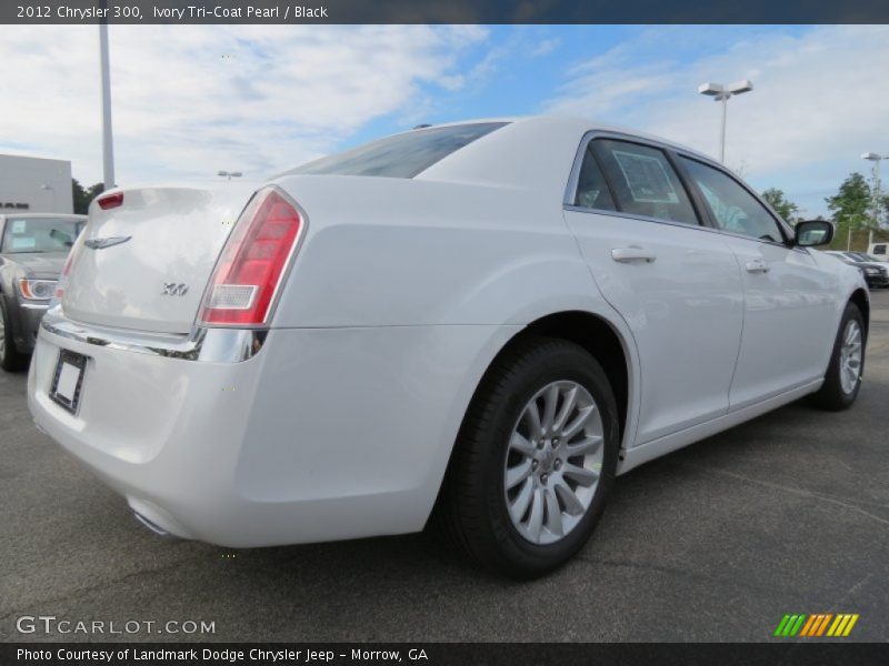 Ivory Tri-Coat Pearl / Black 2012 Chrysler 300
