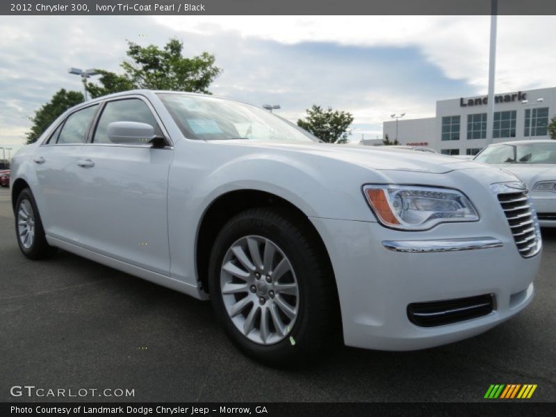 Ivory Tri-Coat Pearl / Black 2012 Chrysler 300