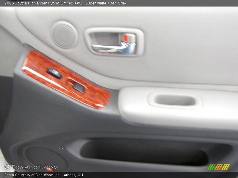 Super White / Ash Gray 2006 Toyota Highlander Hybrid Limited 4WD