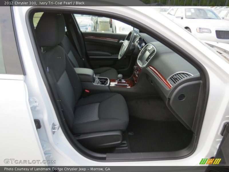 Ivory Tri-Coat Pearl / Black 2012 Chrysler 300