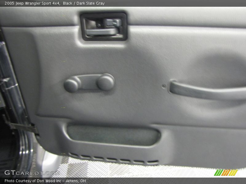 Black / Dark Slate Gray 2005 Jeep Wrangler Sport 4x4