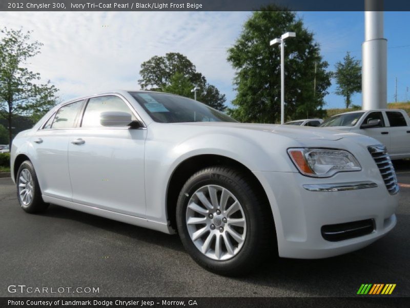 Ivory Tri-Coat Pearl / Black/Light Frost Beige 2012 Chrysler 300