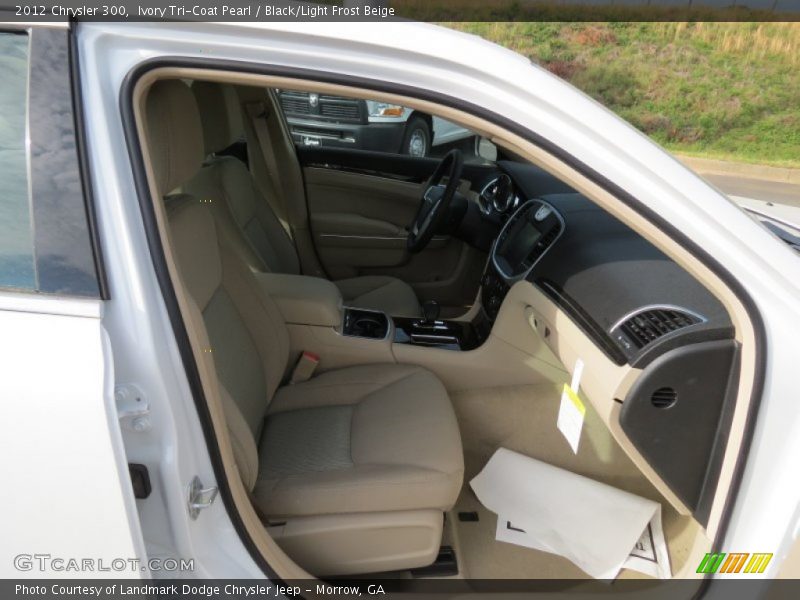 Ivory Tri-Coat Pearl / Black/Light Frost Beige 2012 Chrysler 300