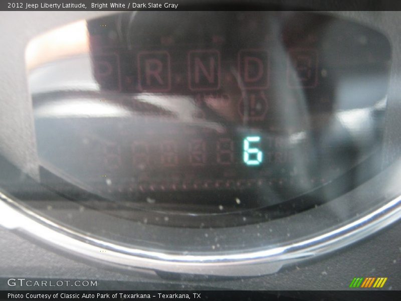 Bright White / Dark Slate Gray 2012 Jeep Liberty Latitude