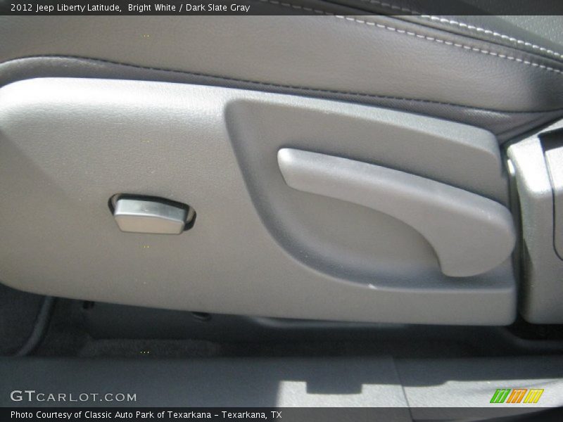 Bright White / Dark Slate Gray 2012 Jeep Liberty Latitude