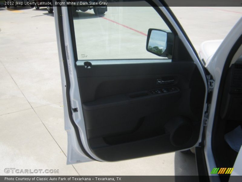 Bright White / Dark Slate Gray 2012 Jeep Liberty Latitude