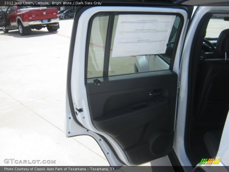 Bright White / Dark Slate Gray 2012 Jeep Liberty Latitude