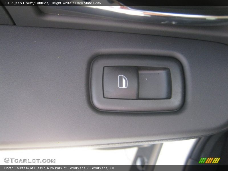 Bright White / Dark Slate Gray 2012 Jeep Liberty Latitude