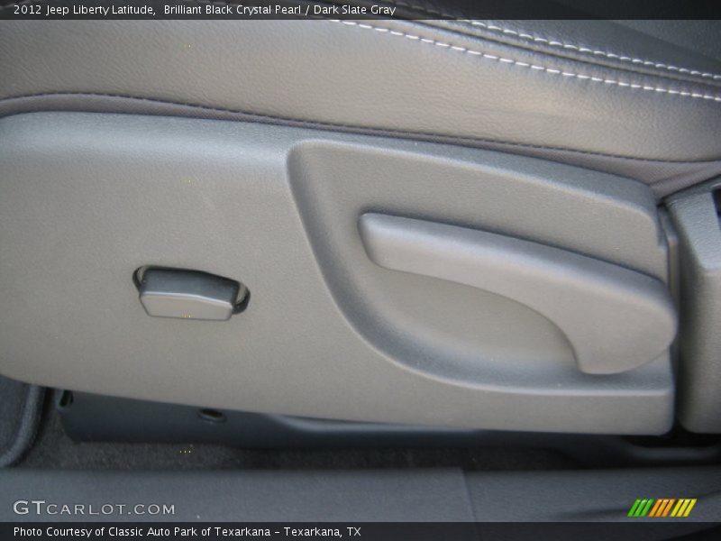 Brilliant Black Crystal Pearl / Dark Slate Gray 2012 Jeep Liberty Latitude