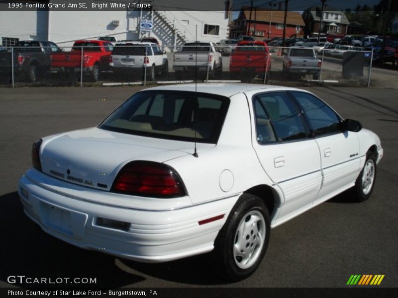 Bright White / Taupe 1995 Pontiac Grand Am SE
