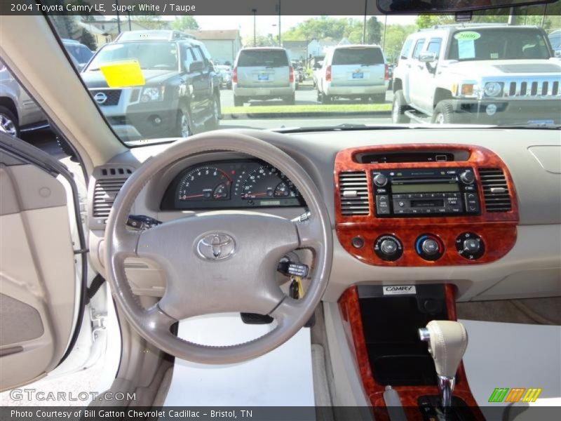 Super White / Taupe 2004 Toyota Camry LE