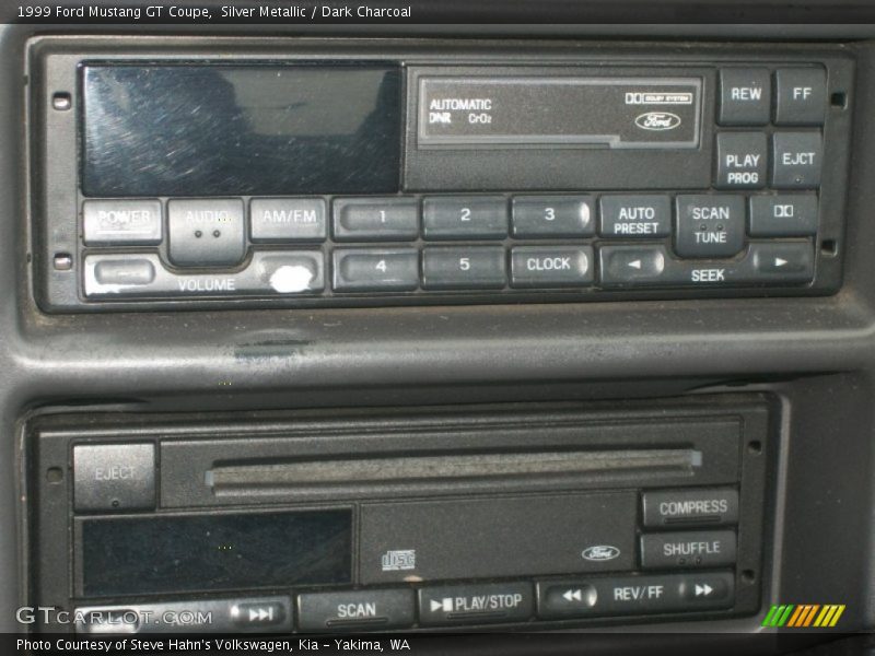 Silver Metallic / Dark Charcoal 1999 Ford Mustang GT Coupe