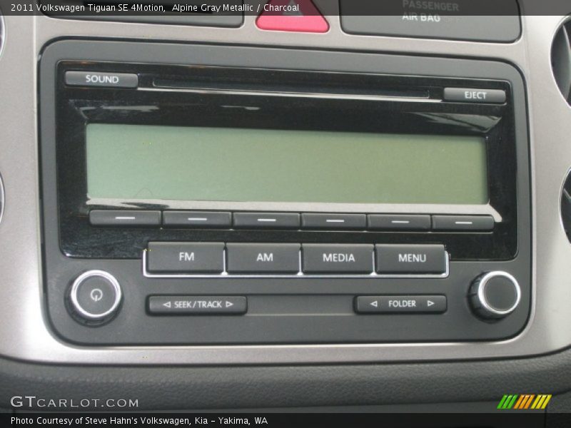 Alpine Gray Metallic / Charcoal 2011 Volkswagen Tiguan SE 4Motion