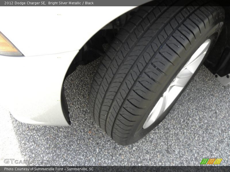 Bright Silver Metallic / Black 2012 Dodge Charger SE