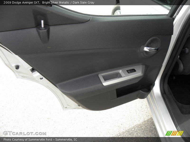 Bright Silver Metallic / Dark Slate Gray 2009 Dodge Avenger SXT