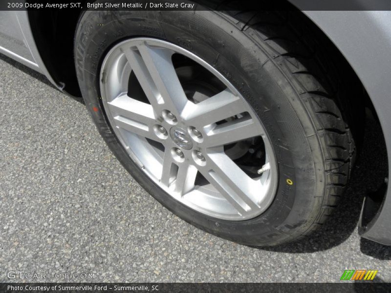 Bright Silver Metallic / Dark Slate Gray 2009 Dodge Avenger SXT