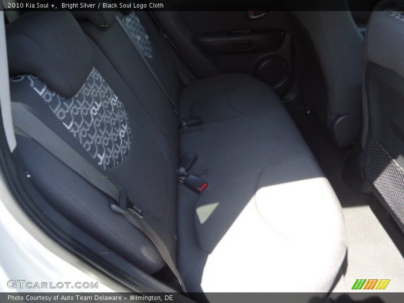Bright Silver / Black Soul Logo Cloth 2010 Kia Soul +