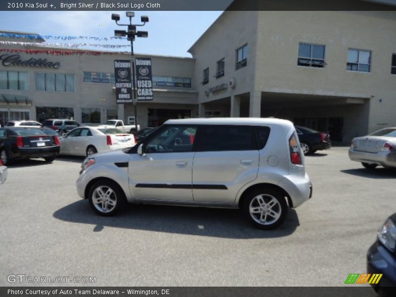 Bright Silver / Black Soul Logo Cloth 2010 Kia Soul +