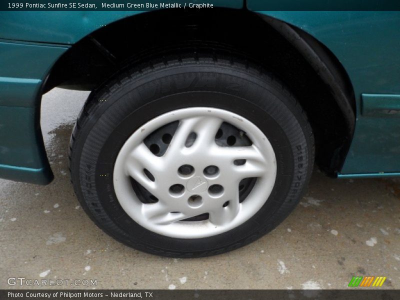  1999 Sunfire SE Sedan Wheel