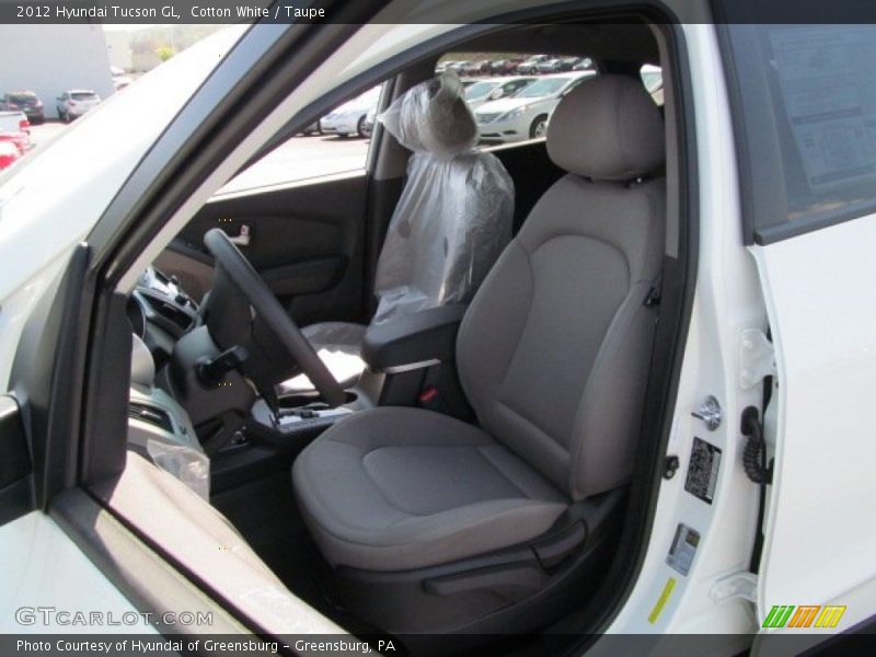 Cotton White / Taupe 2012 Hyundai Tucson GL