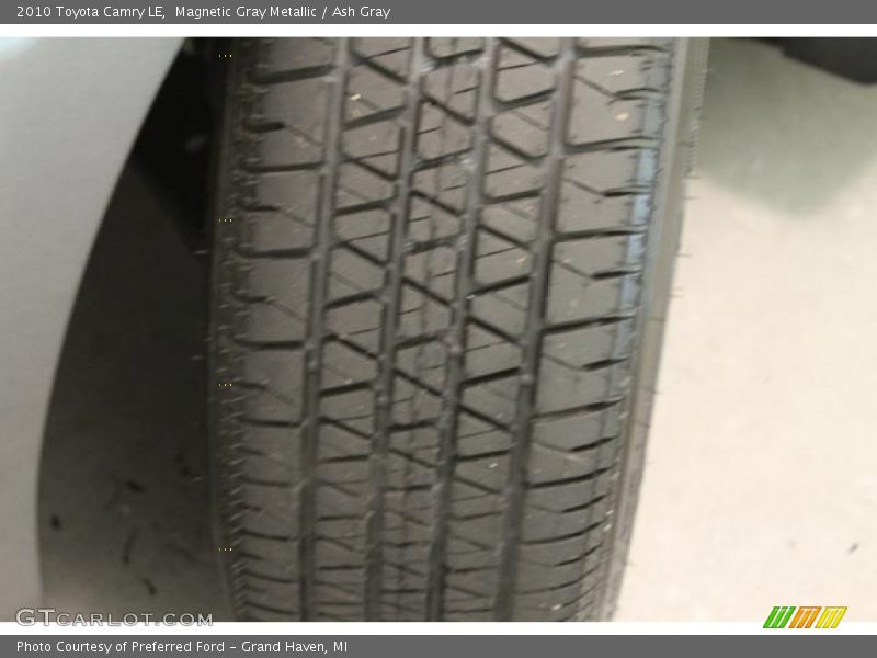 Magnetic Gray Metallic / Ash Gray 2010 Toyota Camry LE