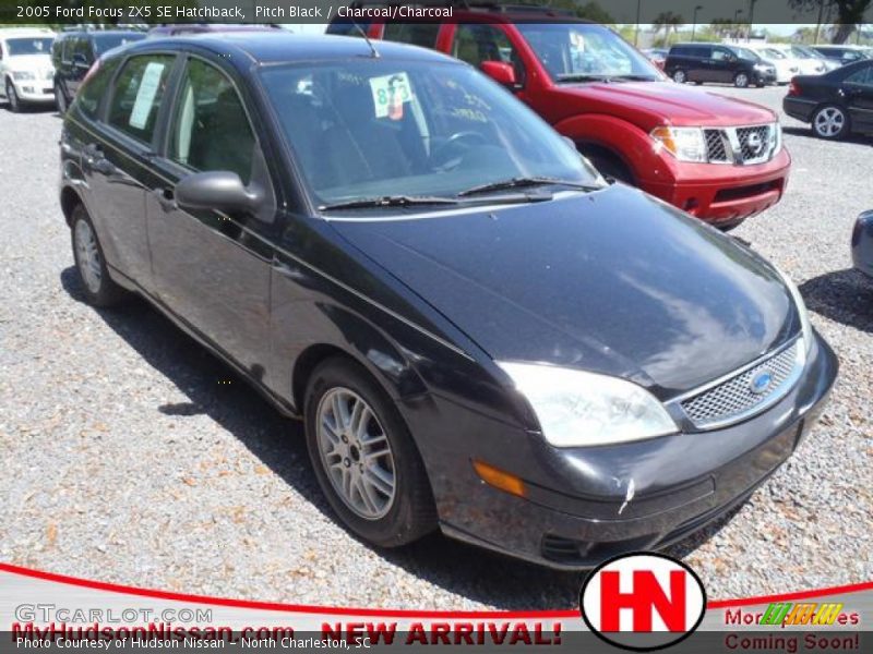 Pitch Black / Charcoal/Charcoal 2005 Ford Focus ZX5 SE Hatchback