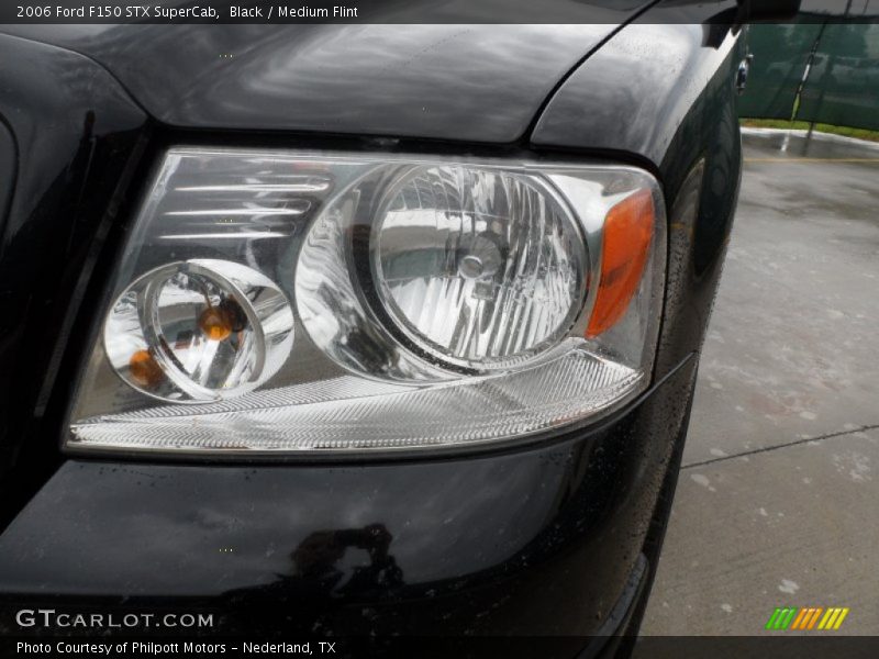 Black / Medium Flint 2006 Ford F150 STX SuperCab