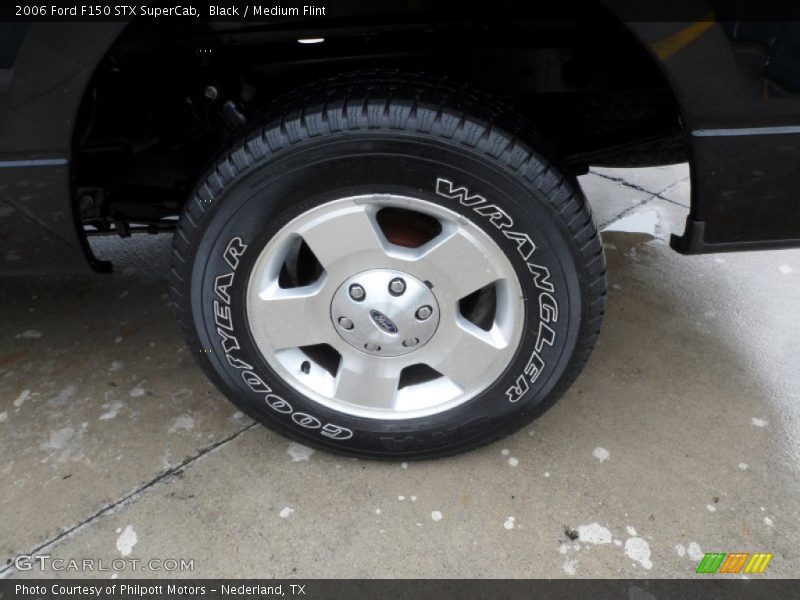 Black / Medium Flint 2006 Ford F150 STX SuperCab