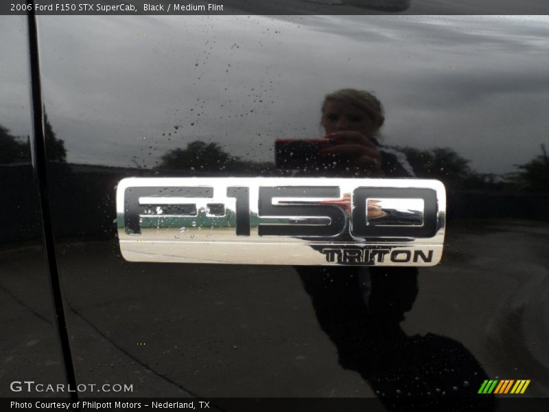 Black / Medium Flint 2006 Ford F150 STX SuperCab