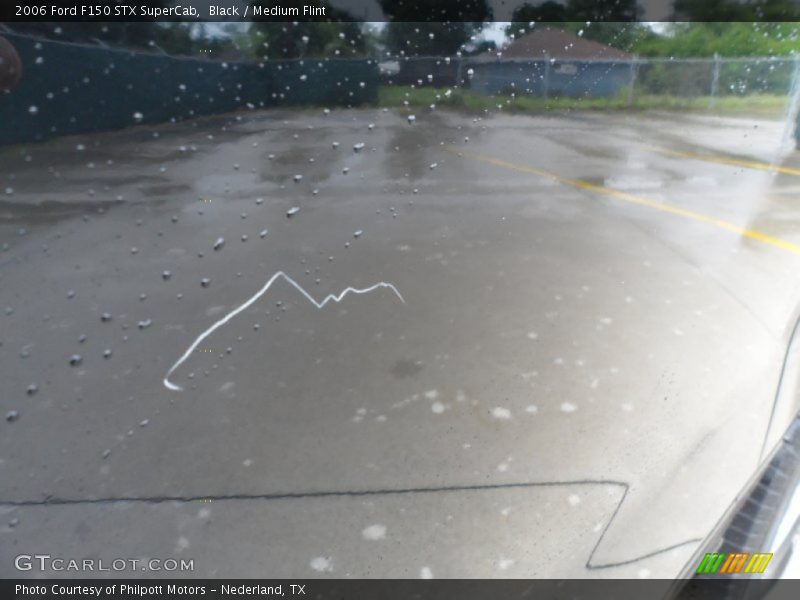 Black / Medium Flint 2006 Ford F150 STX SuperCab