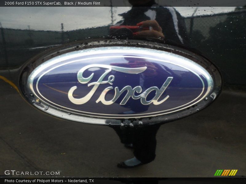 Black / Medium Flint 2006 Ford F150 STX SuperCab