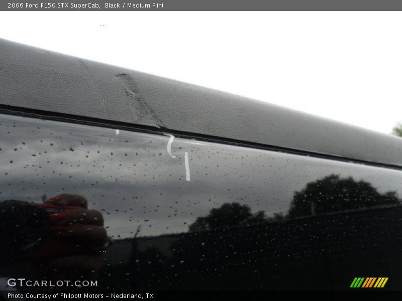 Black / Medium Flint 2006 Ford F150 STX SuperCab