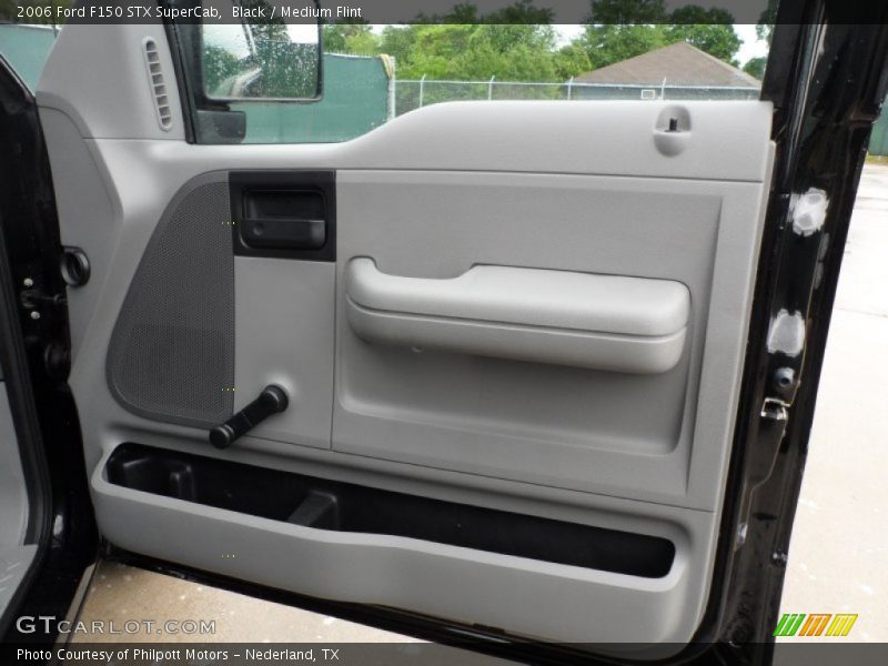 Black / Medium Flint 2006 Ford F150 STX SuperCab