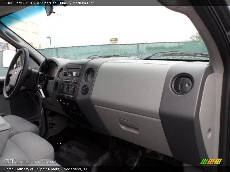 Black / Medium Flint 2006 Ford F150 STX SuperCab
