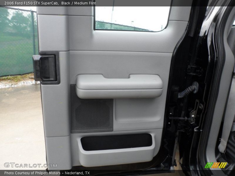 Black / Medium Flint 2006 Ford F150 STX SuperCab