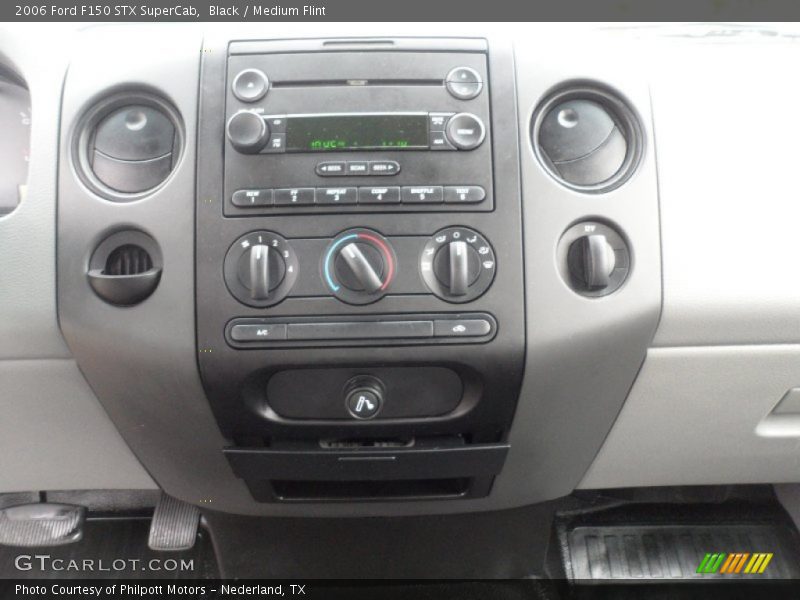 Black / Medium Flint 2006 Ford F150 STX SuperCab