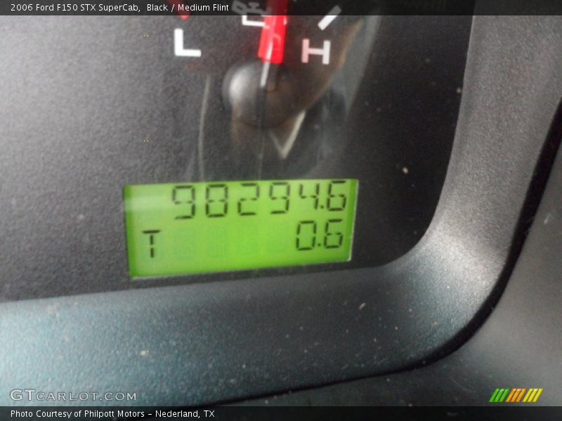 Black / Medium Flint 2006 Ford F150 STX SuperCab